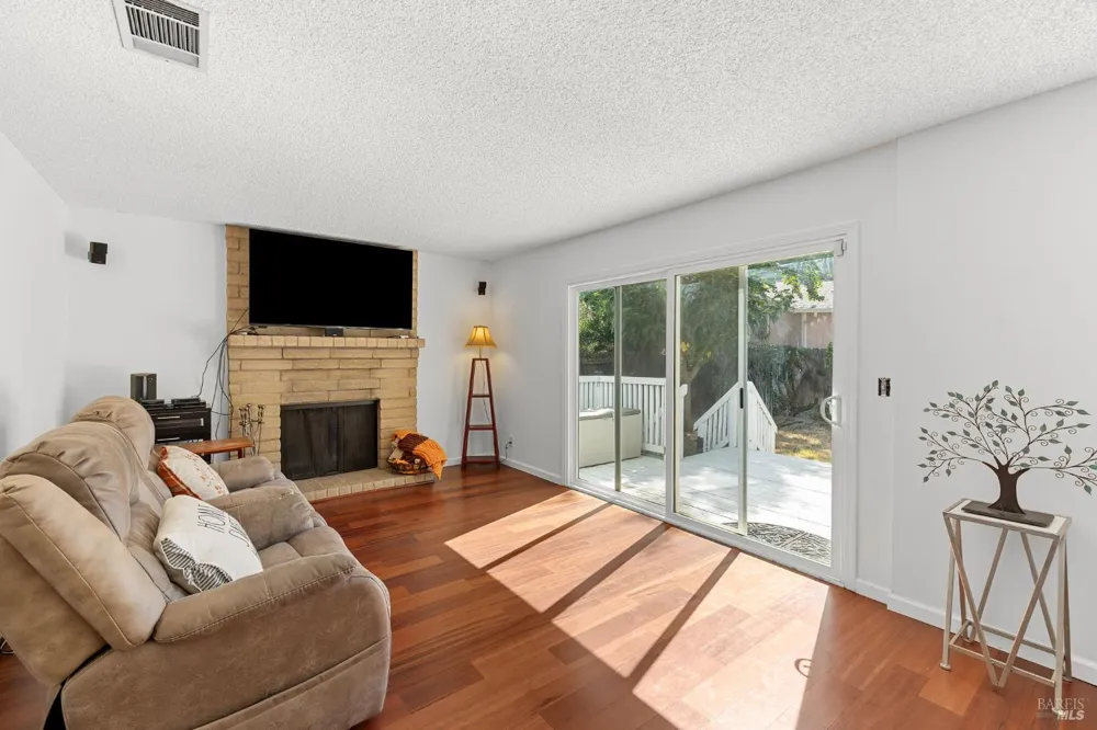 571 Gregory Drive Vacaville, CA 95687