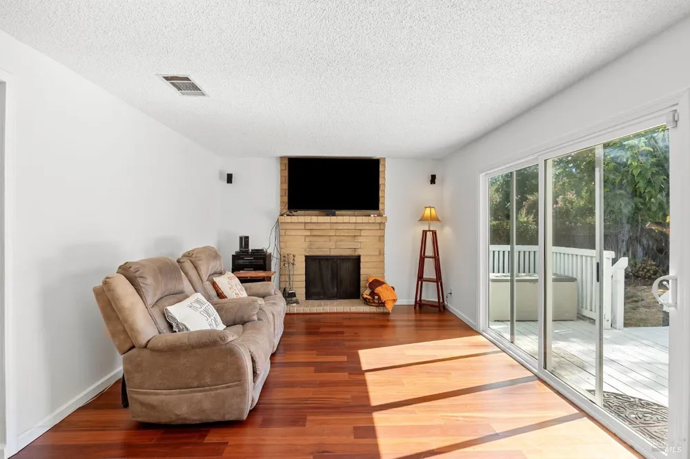 571 Gregory Drive Vacaville, CA 95687
