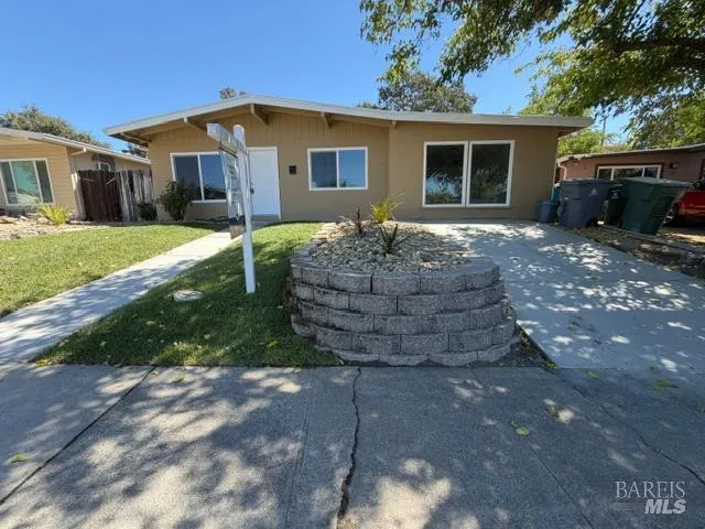 261 Circle Drive Vacaville, CA 95688