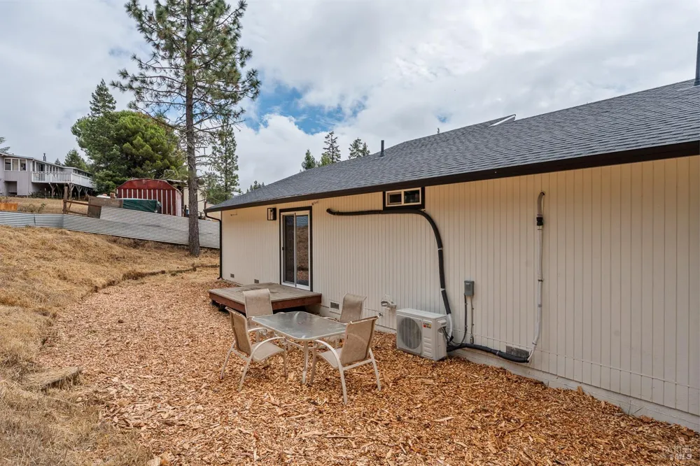 1620 Harrah Drive Willits, CA 95490