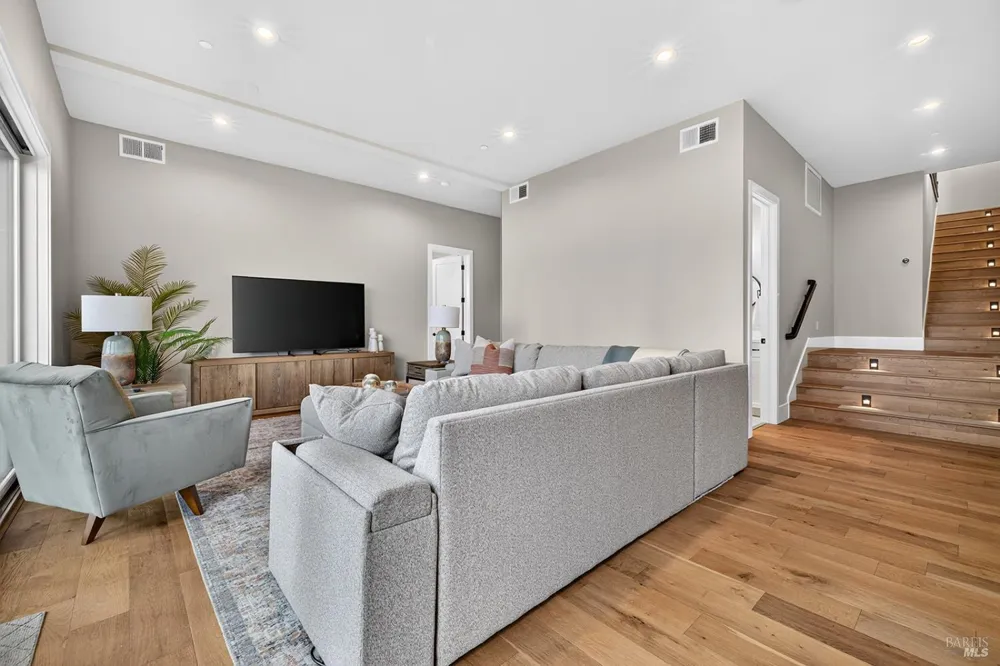3936 Skyfarm Drive Santa Rosa, CA 95403