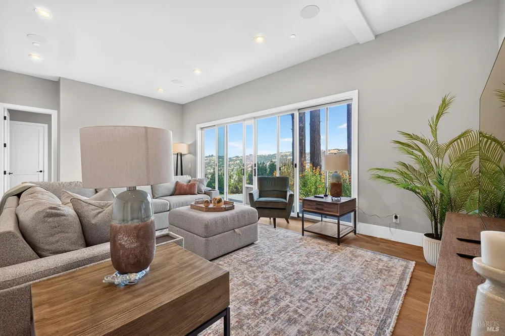3936 Skyfarm Drive Santa Rosa, CA 95403