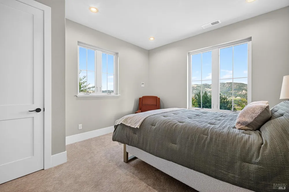 3936 Skyfarm Drive Santa Rosa, CA 95403