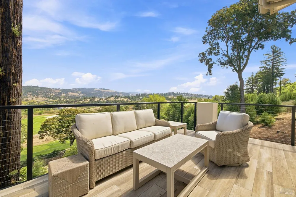 3936 Skyfarm Drive Santa Rosa, CA 95403