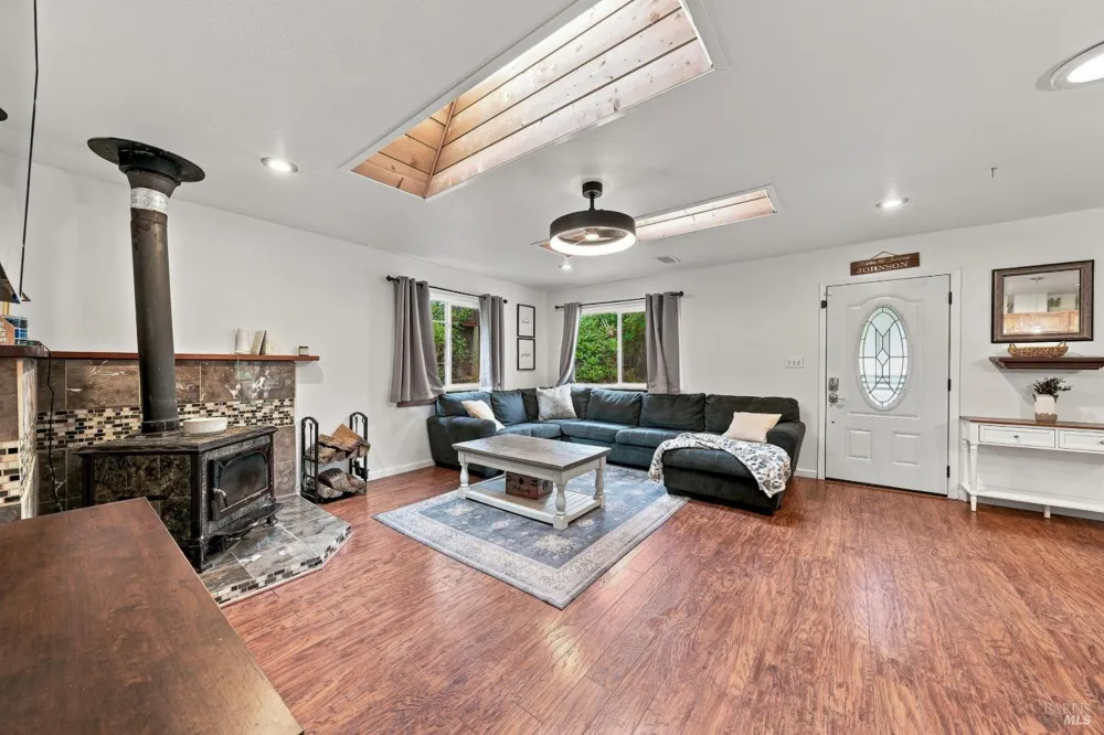 2865 Primrose Drive Willits, CA 95490