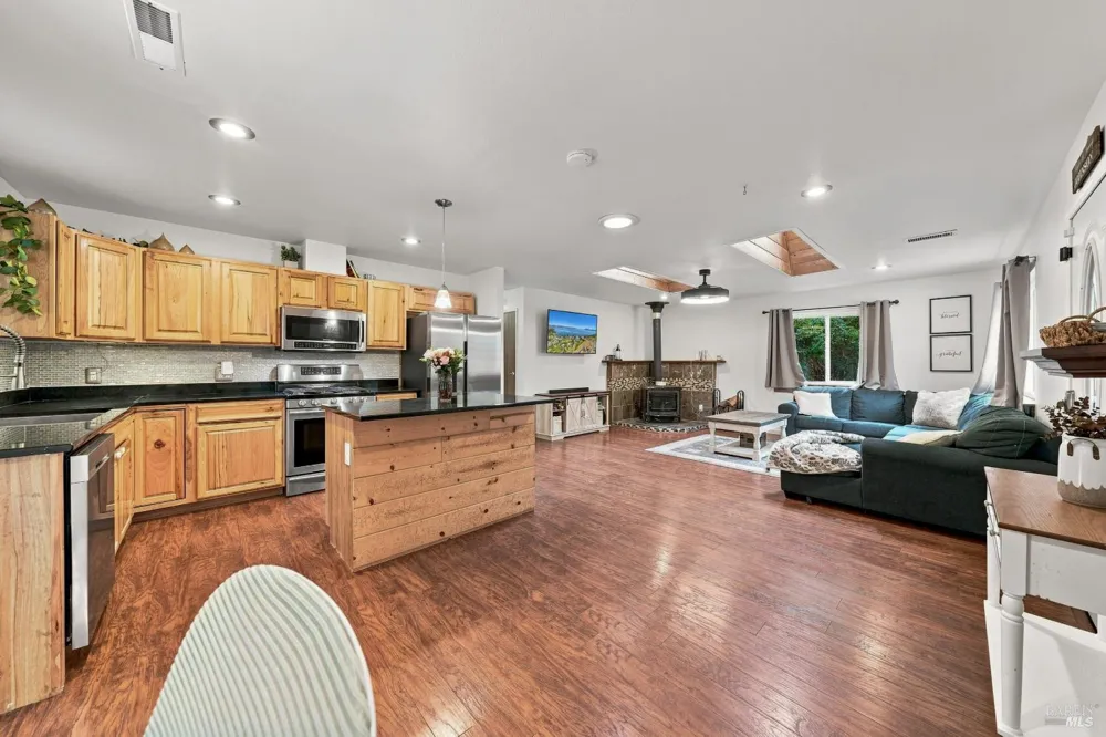 2865 Primrose Drive Willits, CA 95490