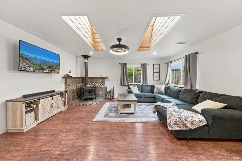 2865 Primrose Drive Willits, CA 95490