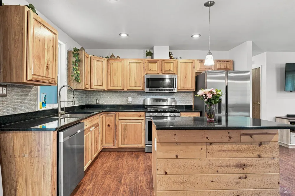 2865 Primrose Drive Willits, CA 95490