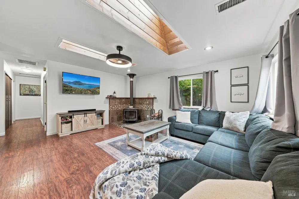 2865 Primrose Drive Willits, CA 95490