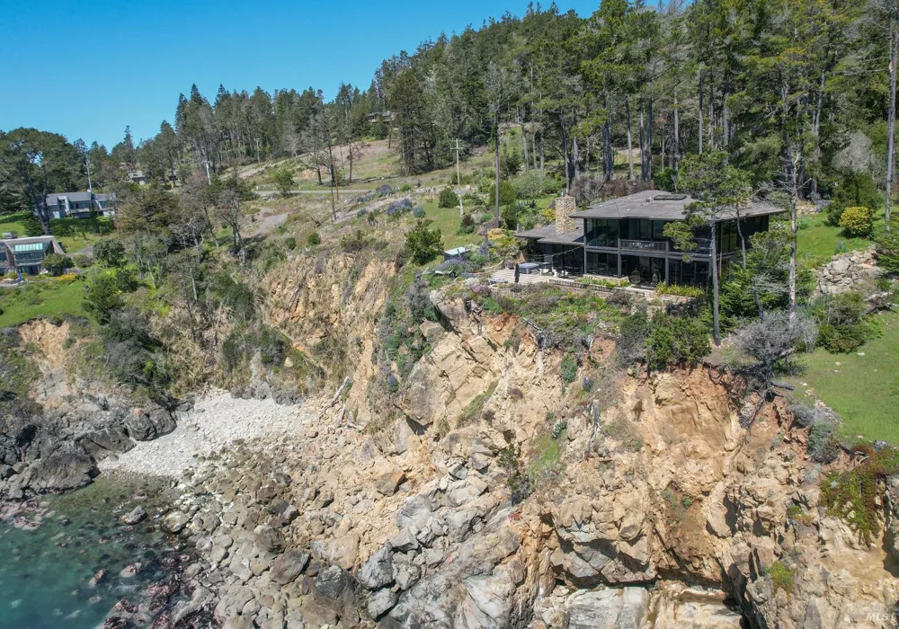 22138 Hwy 1 ##22138 Jenner, CA 95450