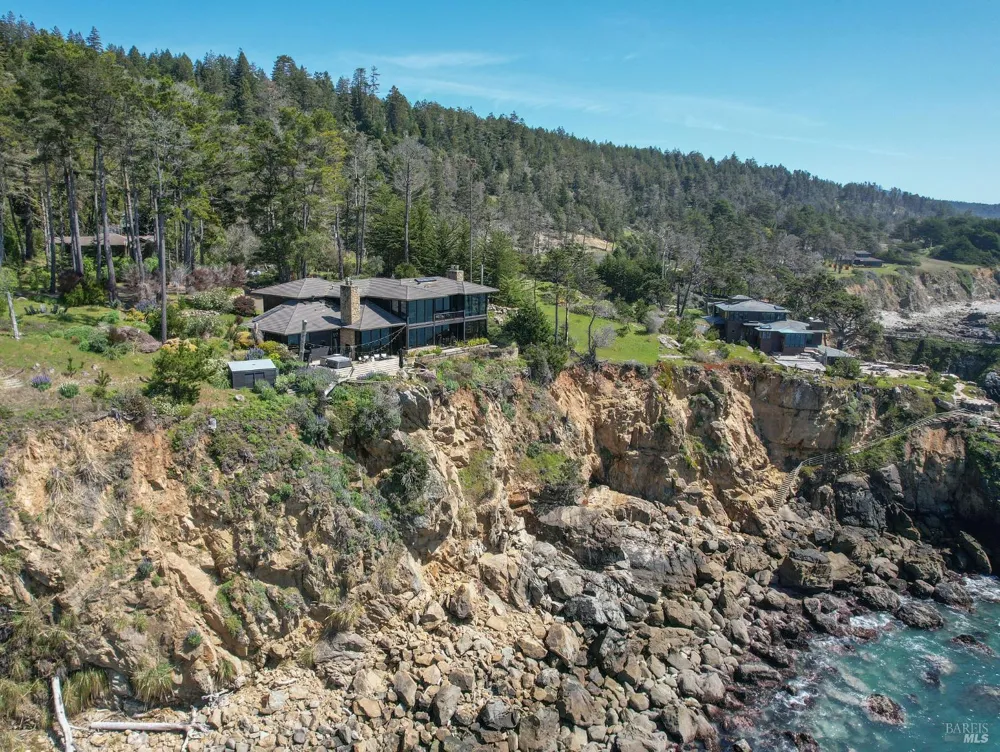 22138 Hwy 1 ##22138 Jenner, CA 95450