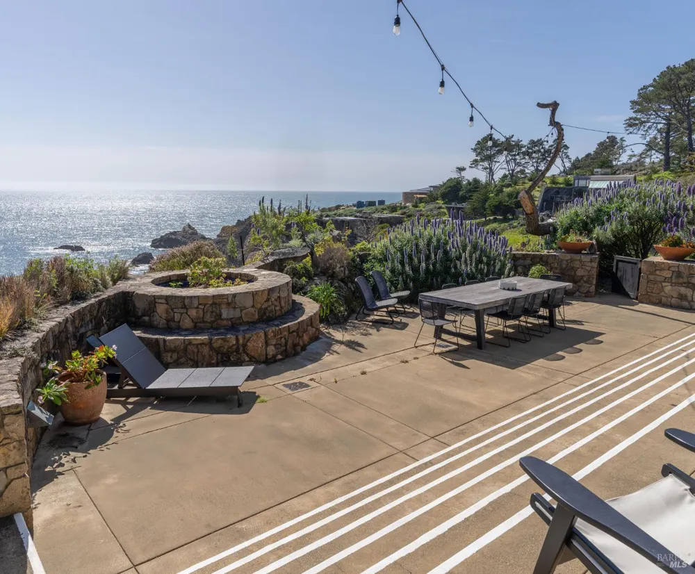 22138 Hwy 1 ##22138 Jenner, CA 95450