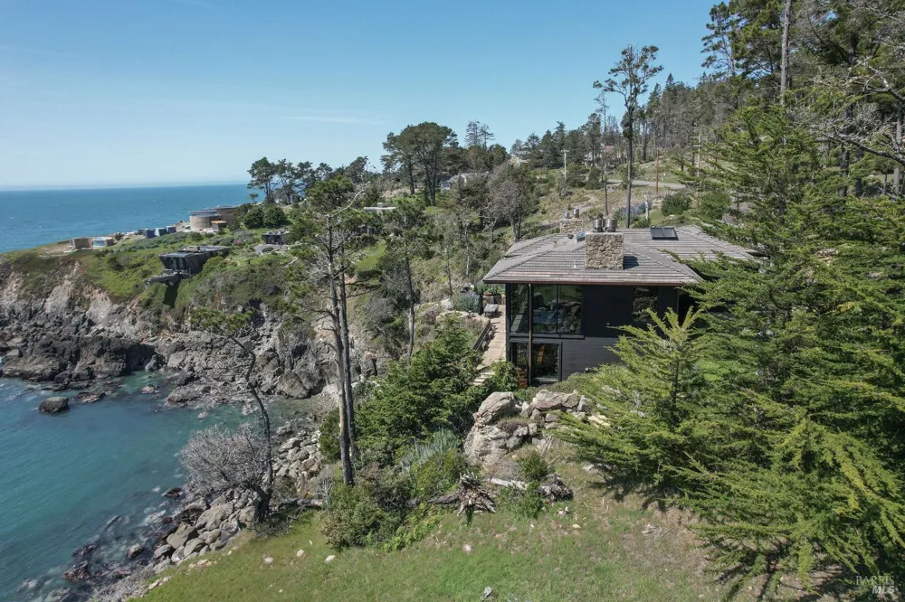 22138 Hwy 1 ##22138 Jenner, CA 95450