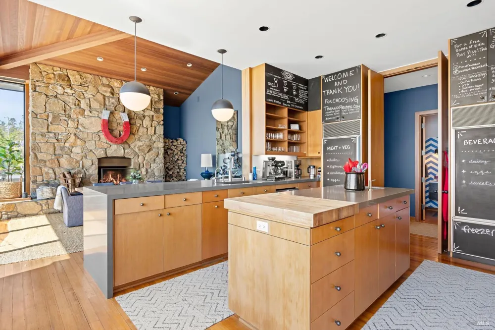 22138 Hwy 1 ##22138 Jenner, CA 95450