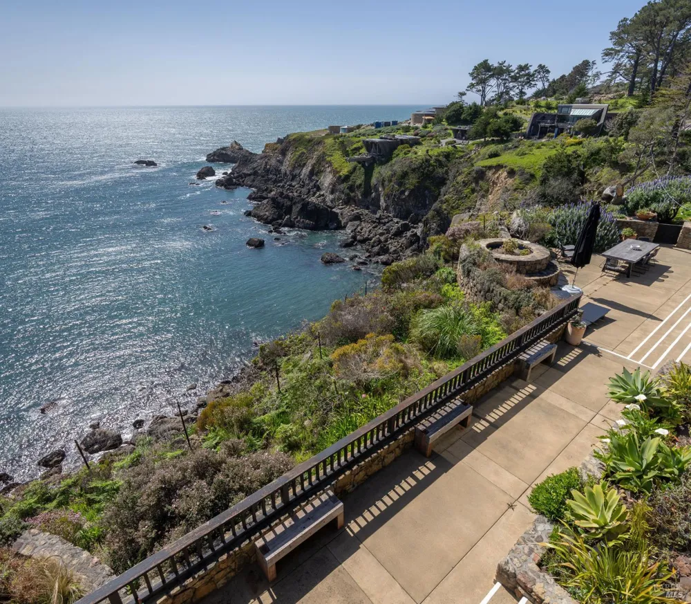 22138 Hwy 1 ##22138 Jenner, CA 95450
