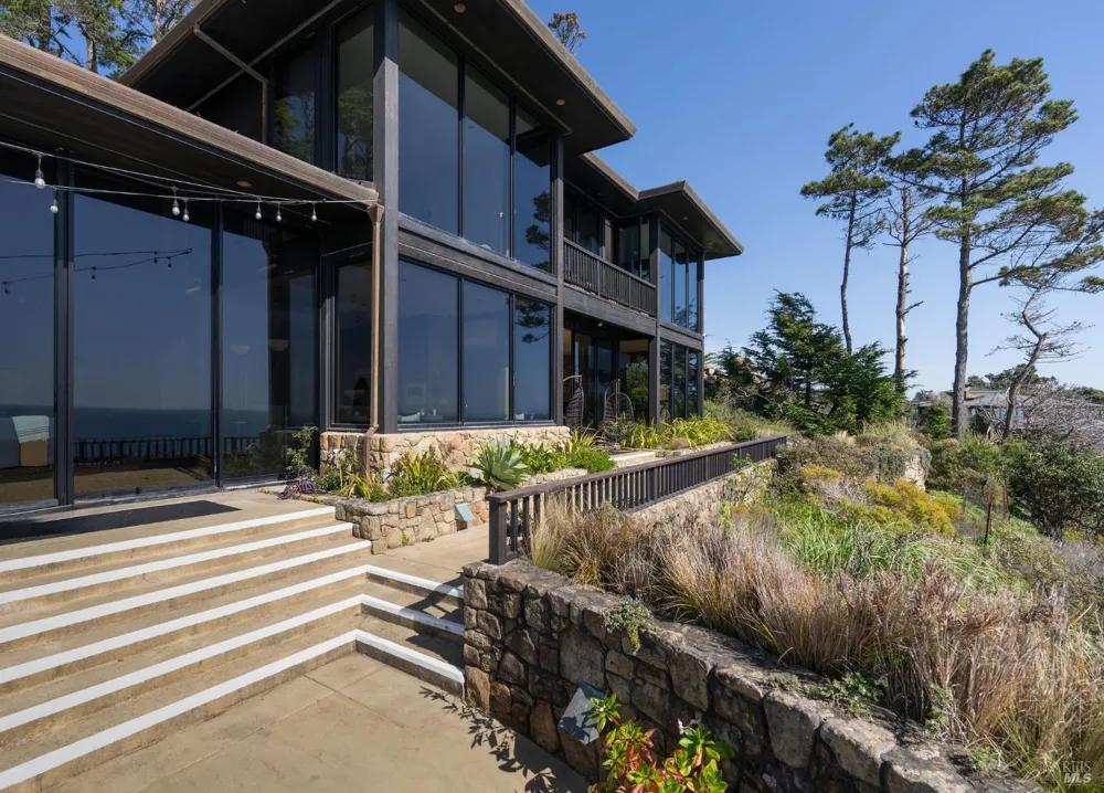 22138 Hwy 1 ##22138 Jenner, CA 95450