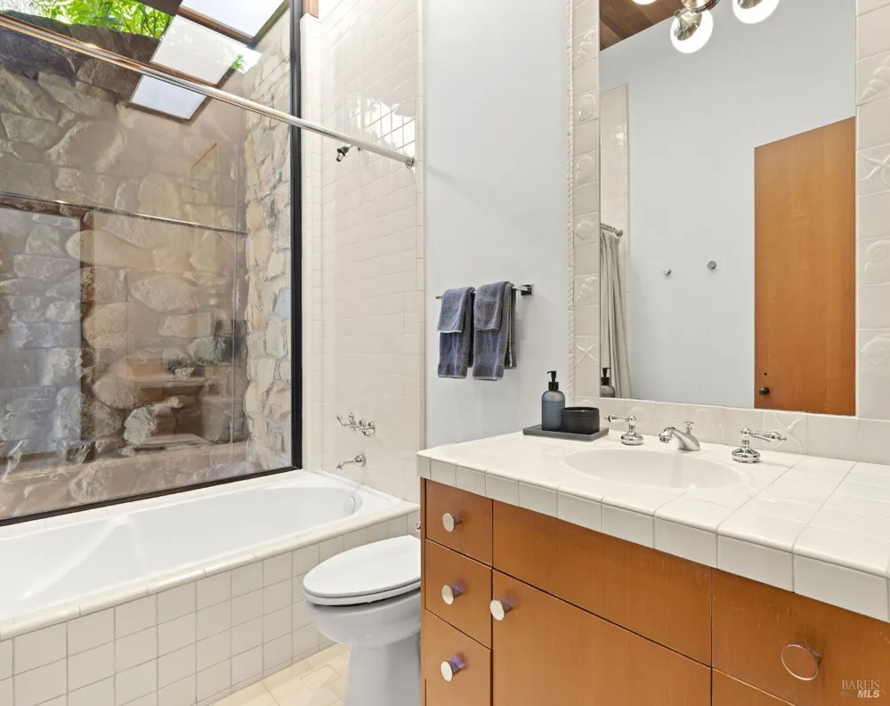 22138 Hwy 1 ##22138 Jenner, CA 95450