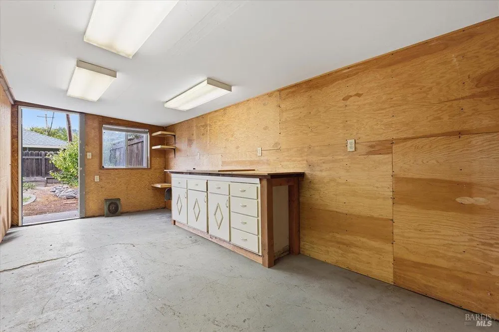 2112 Geary Drive Santa Rosa, CA 95404