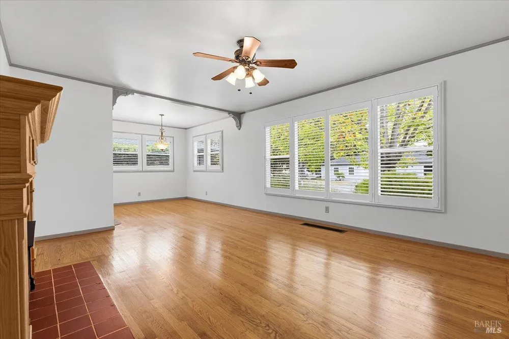 2112 Geary Drive Santa Rosa, CA 95404