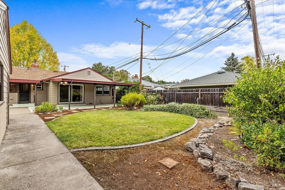 2112 Geary Drive Santa Rosa, CA 95404
