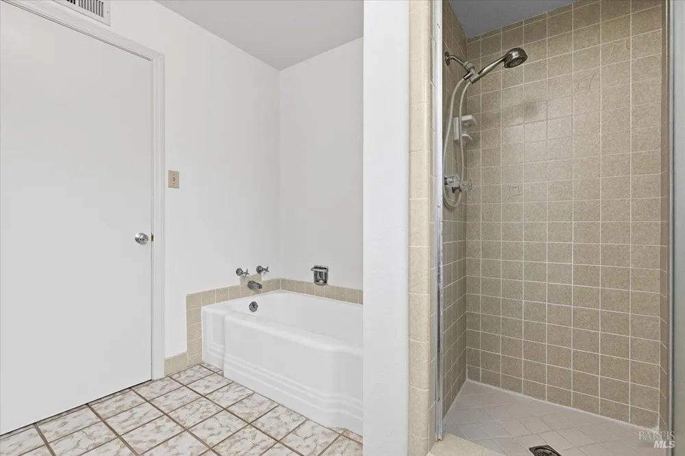 2112 Geary Drive Santa Rosa, CA 95404