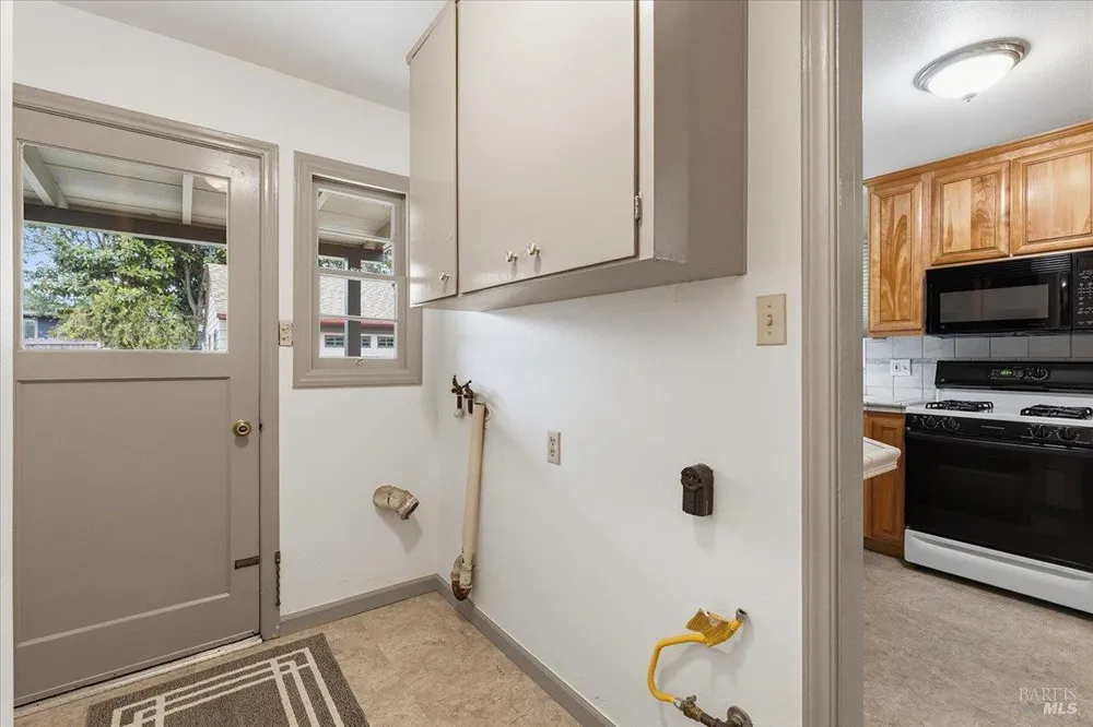 2112 Geary Drive Santa Rosa, CA 95404