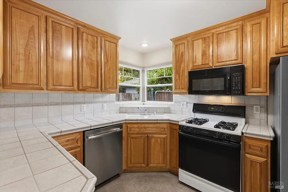 2112 Geary Drive Santa Rosa, CA 95404