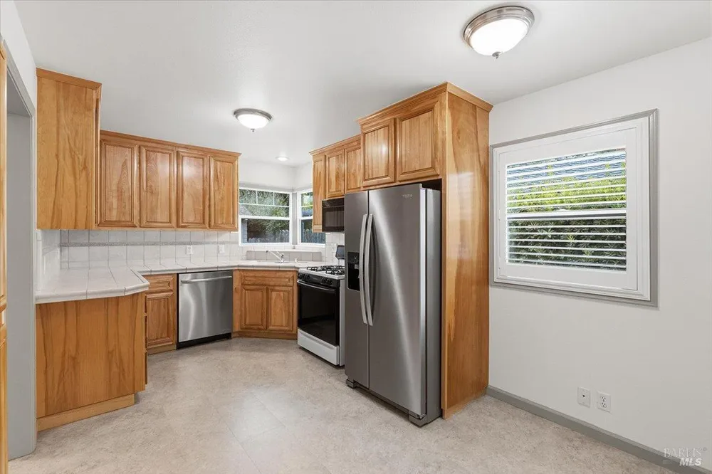 2112 Geary Drive Santa Rosa, CA 95404