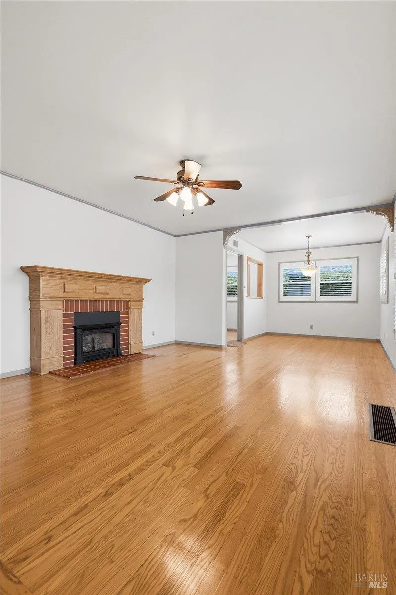 2112 Geary Drive Santa Rosa, CA 95404