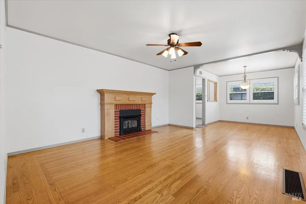 2112 Geary Drive Santa Rosa, CA 95404