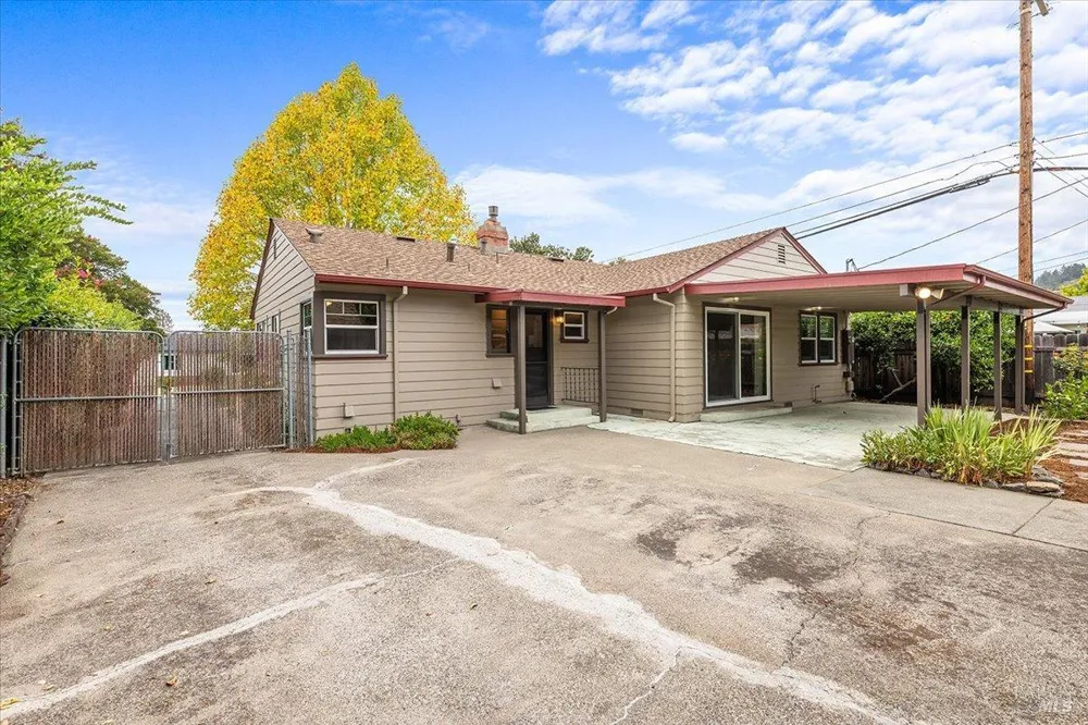 2112 Geary Drive Santa Rosa, CA 95404