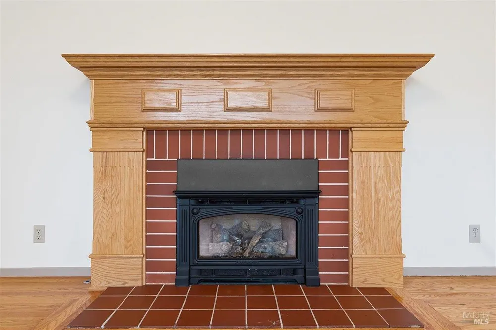 2112 Geary Drive Santa Rosa, CA 95404