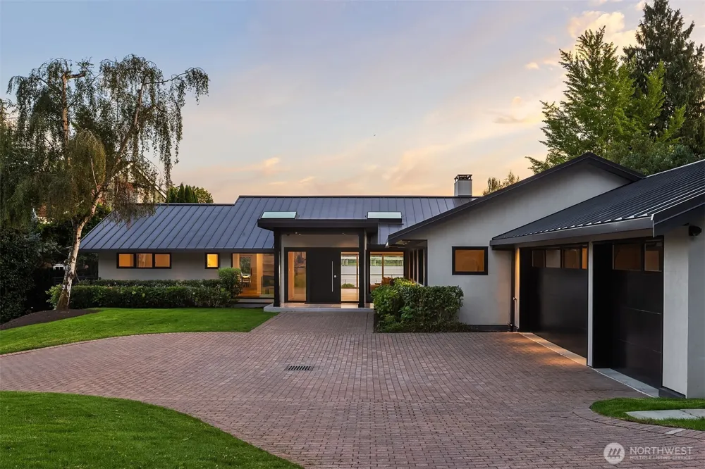 3517 43rd Avenue NE Seattle, WA 98105