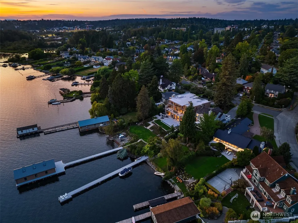 3517 43rd Avenue NE Seattle, WA 98105