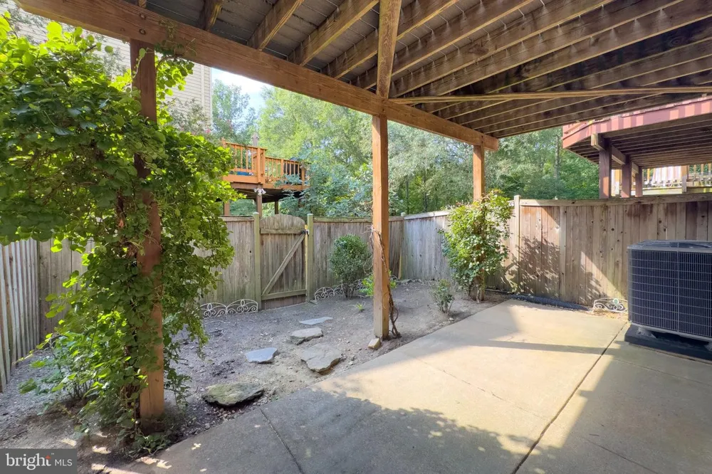 8111 SQUIRREL RUN ROAD Springfield, VA 22152