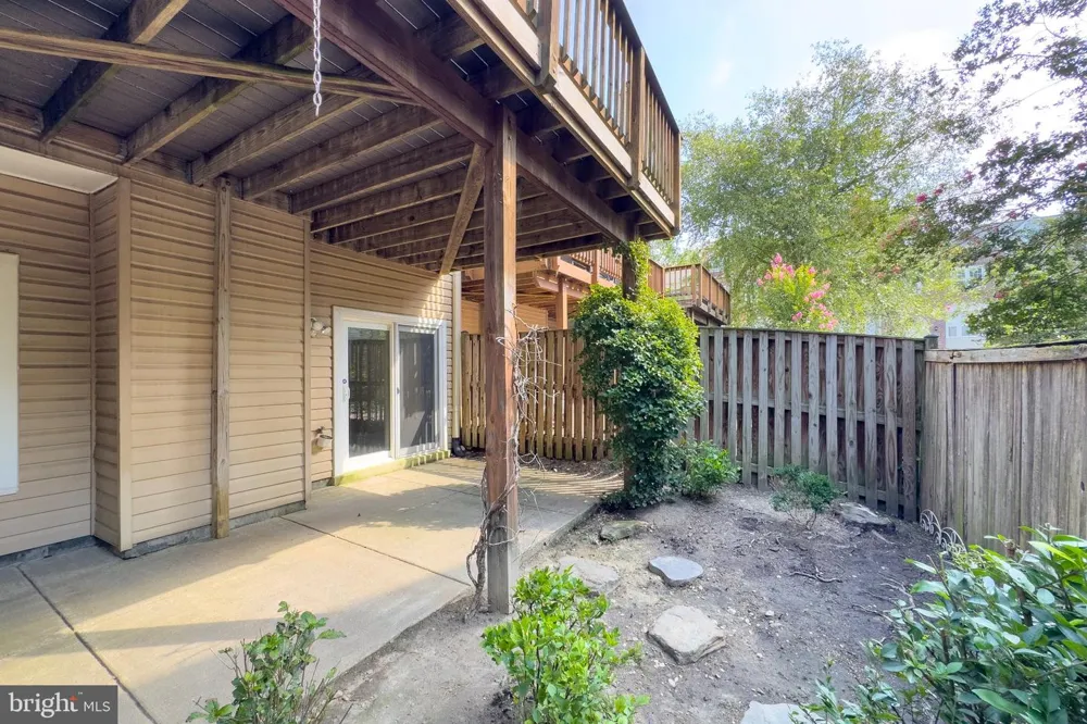 8111 SQUIRREL RUN ROAD Springfield, VA 22152