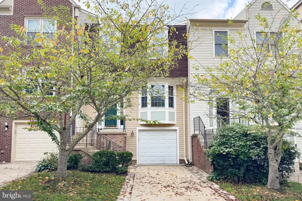 8111 SQUIRREL RUN ROAD Springfield, VA 22152