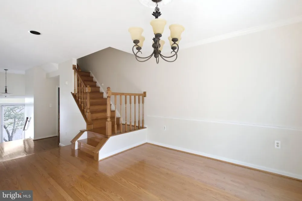 8111 SQUIRREL RUN ROAD Springfield, VA 22152