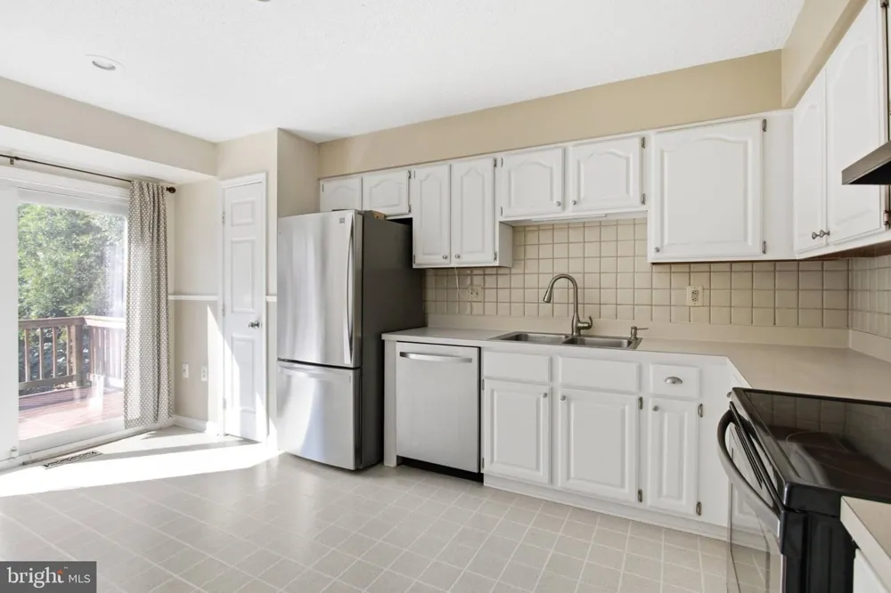 8111 SQUIRREL RUN ROAD Springfield, VA 22152