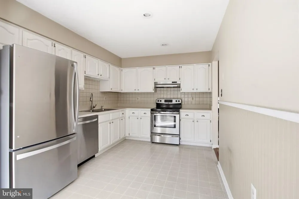 8111 SQUIRREL RUN ROAD Springfield, VA 22152