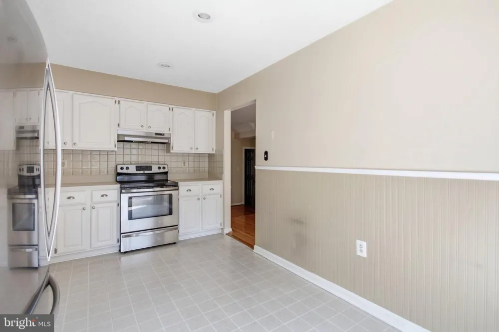 8111 SQUIRREL RUN ROAD Springfield, VA 22152