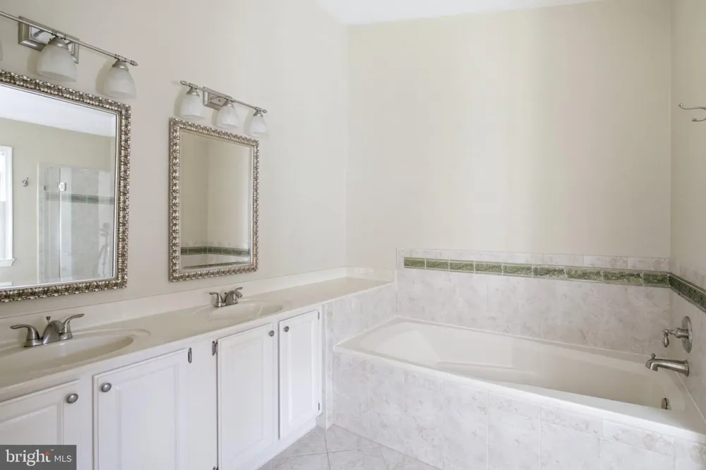 8111 SQUIRREL RUN ROAD Springfield, VA 22152