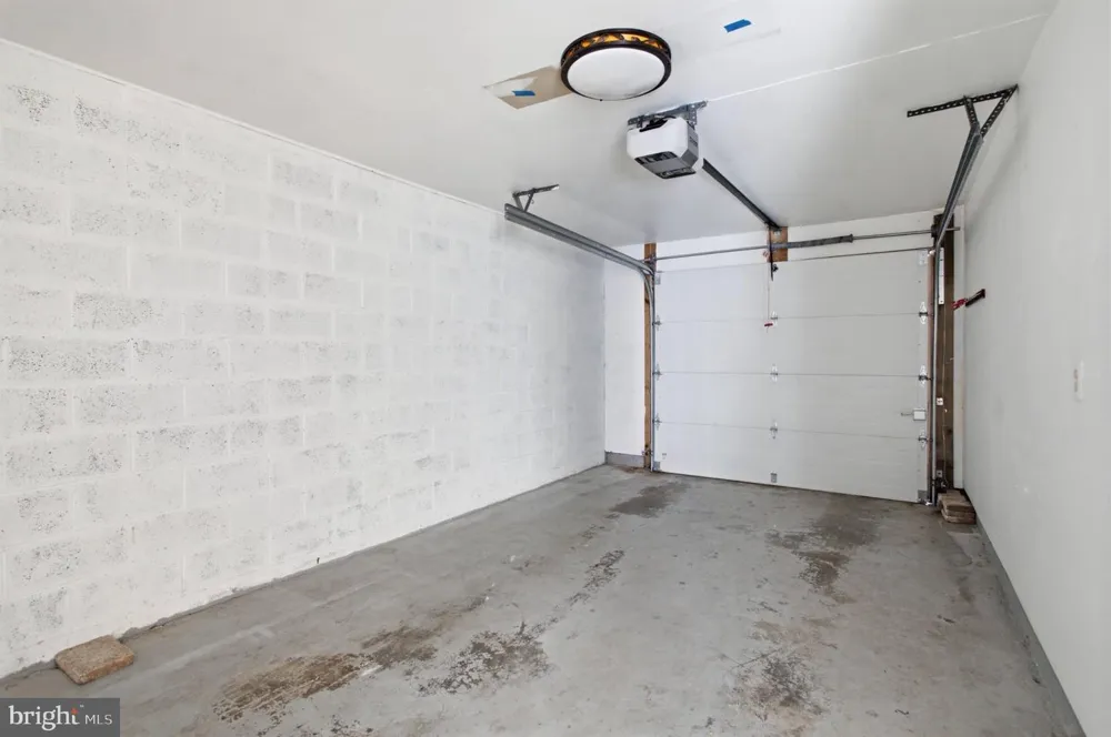 8111 SQUIRREL RUN ROAD Springfield, VA 22152