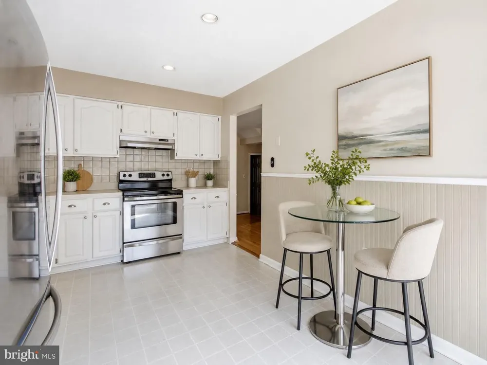 8111 SQUIRREL RUN ROAD Springfield, VA 22152