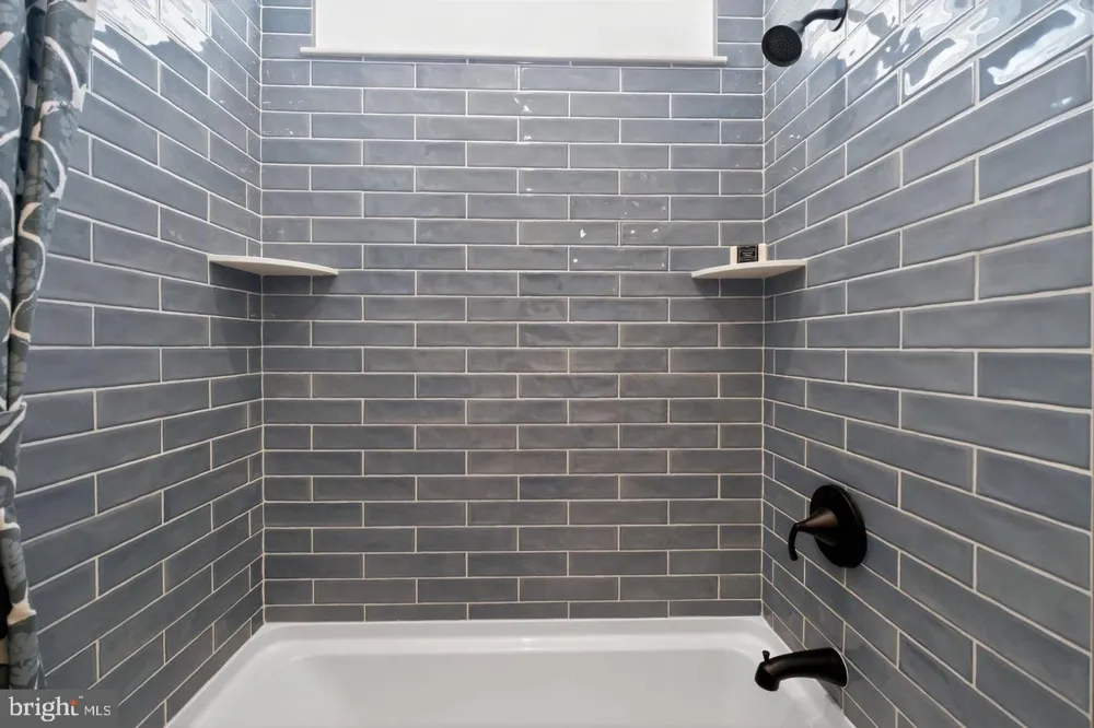 3110 GRANTARTHUR COURT Whitehall, PA 18052
