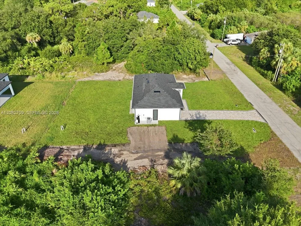 758 Long Distance Ln Lehigh Acres, FL 33974