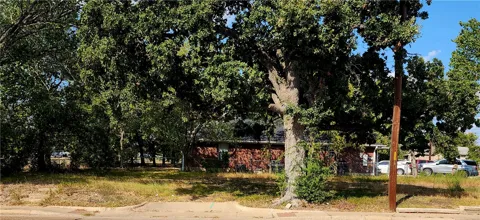 1106 W Martin Luther King Jr Street