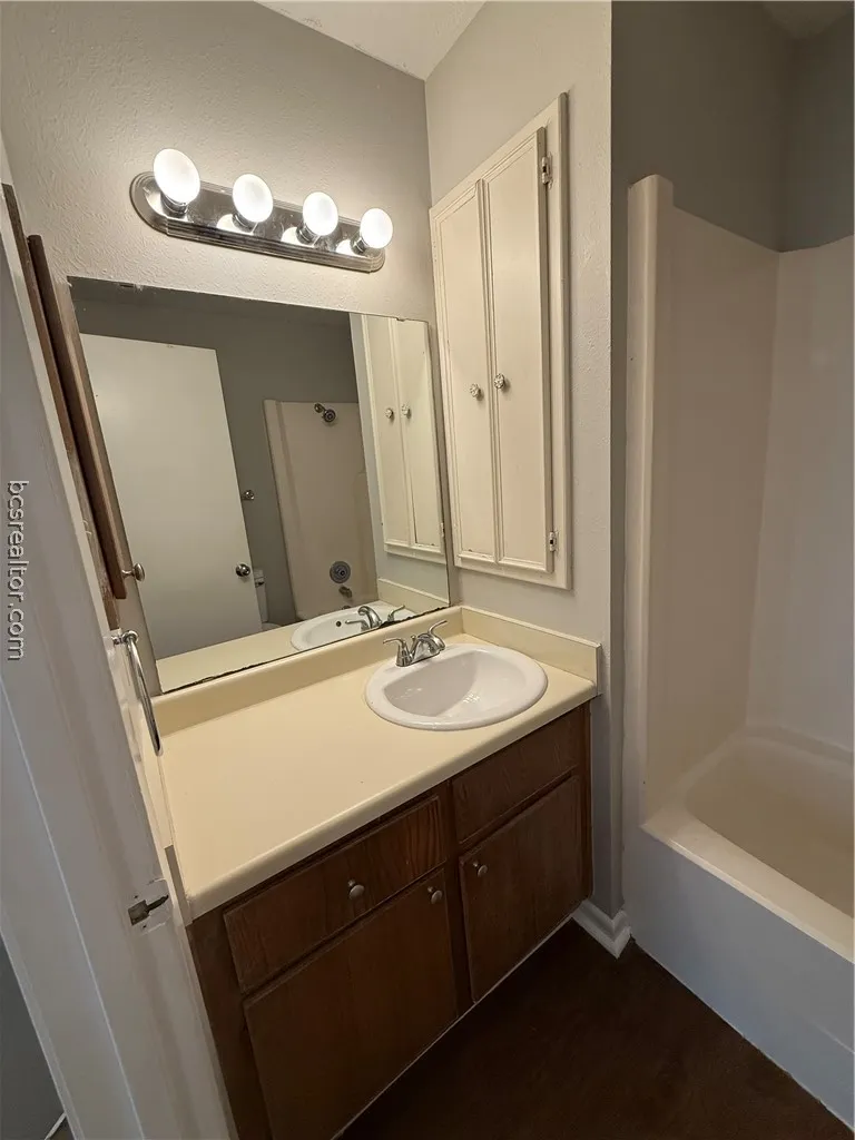 918 Spring Loop #C College Station, TX 77840