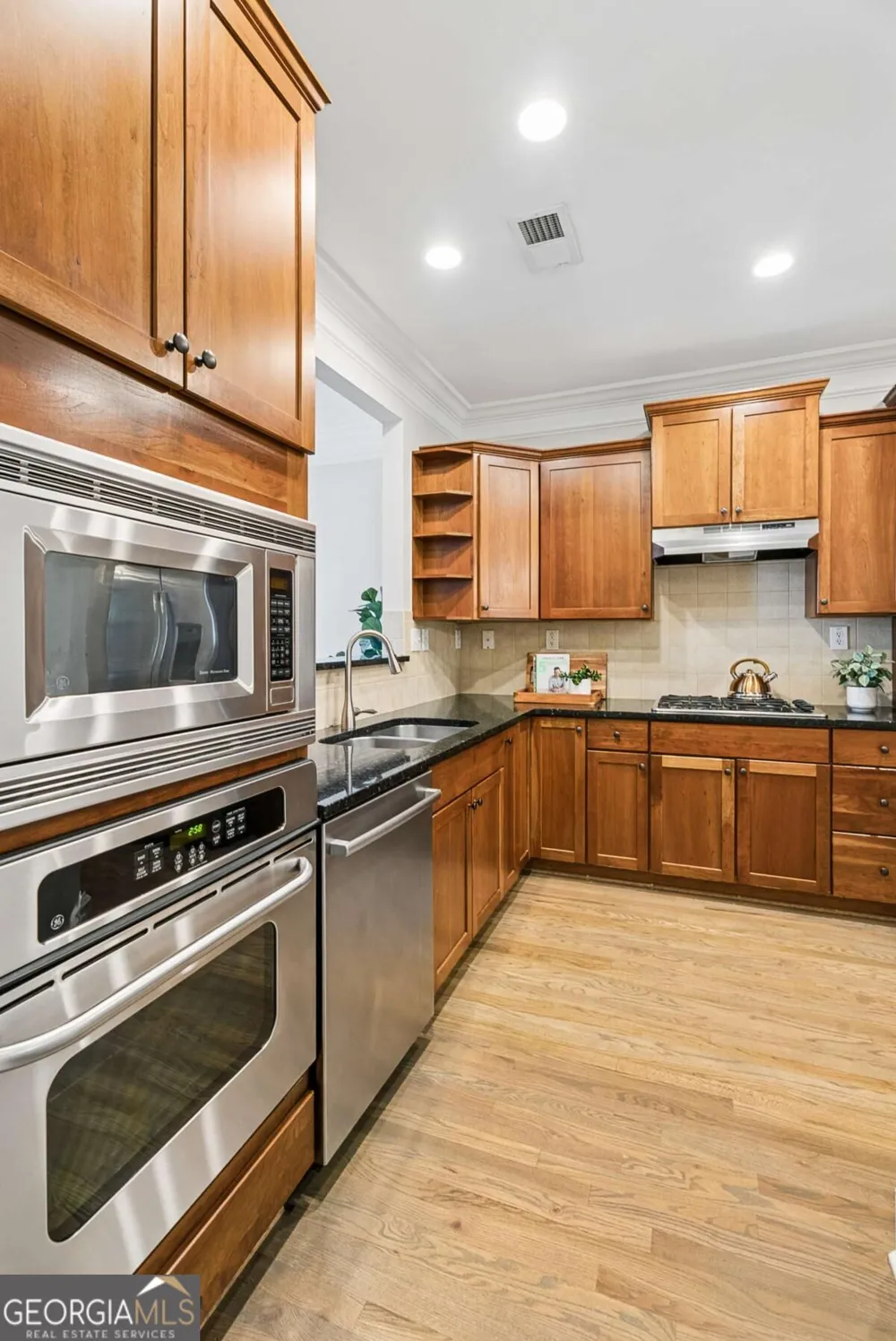 6 Oakhurst TER Decatur, GA 30030
