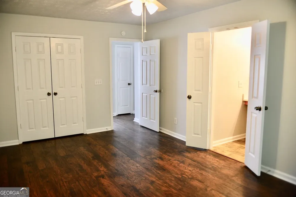 4256 Viewpoint LN Ellenwood, GA 30294